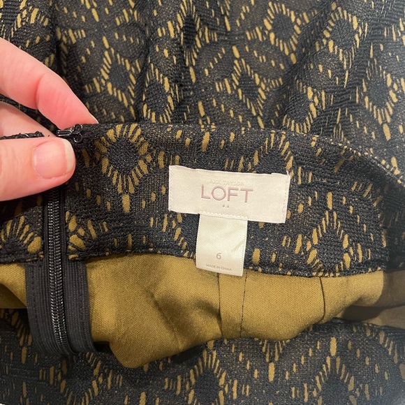 Ann Taylor LOFT skirt size 6 - Picture 3 of 4